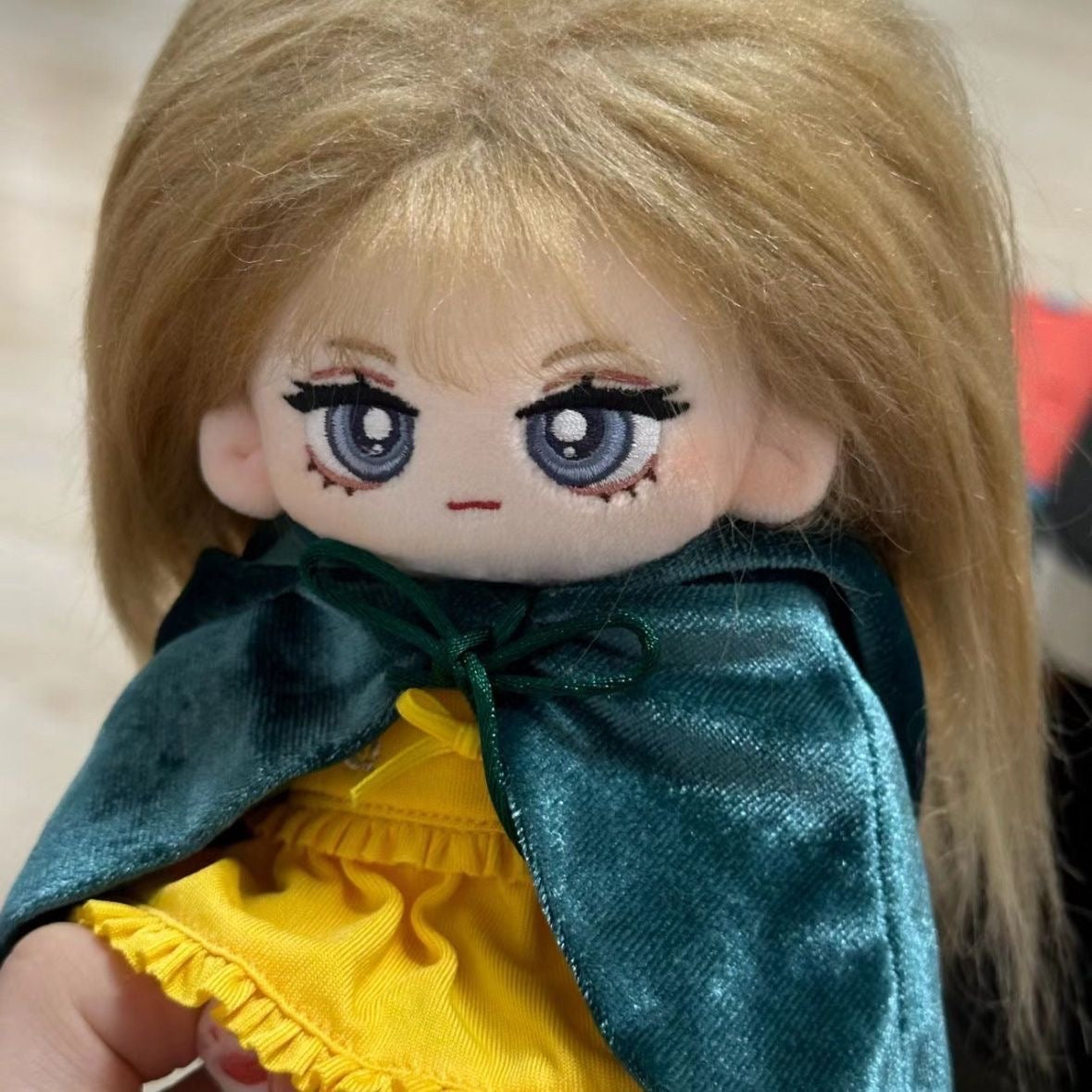 Taylor Swift 27cm Doll + random outfit