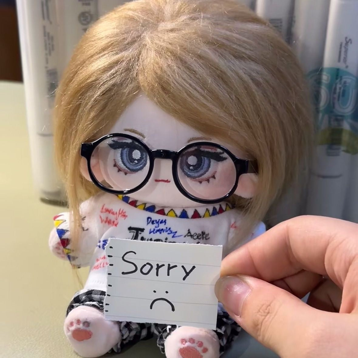 Taylor Swift 27cm Doll + random outfit